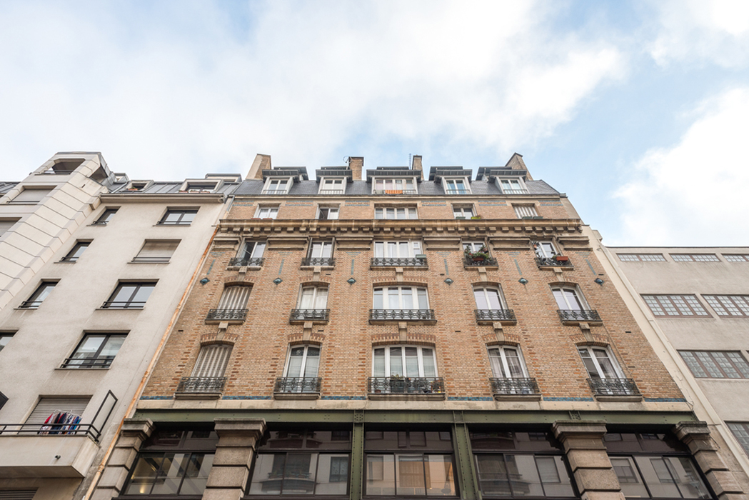 02_facade