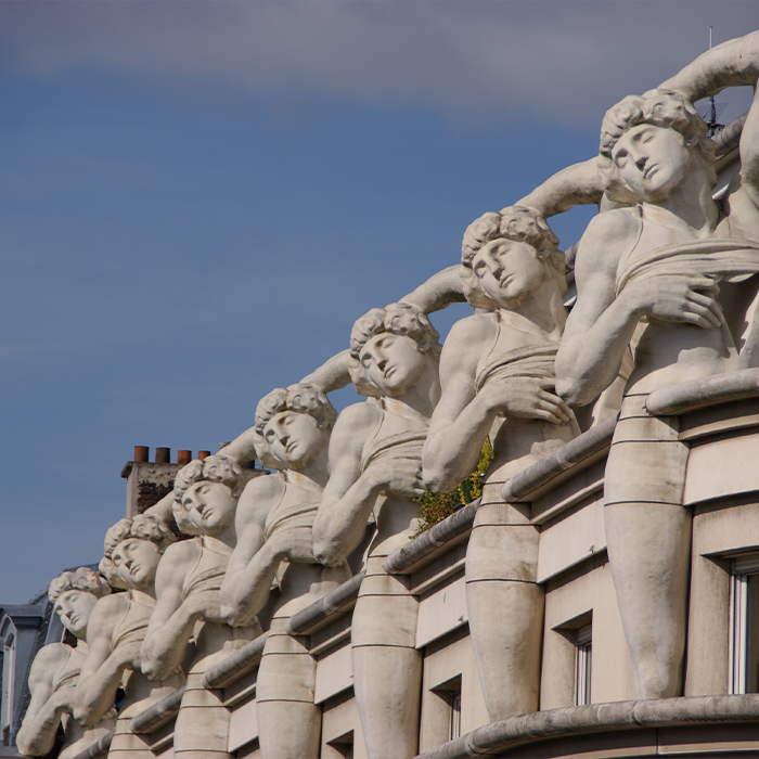 paris-12eme-arrondissement-commissariat-central-de-police-facade-Wikipedia
