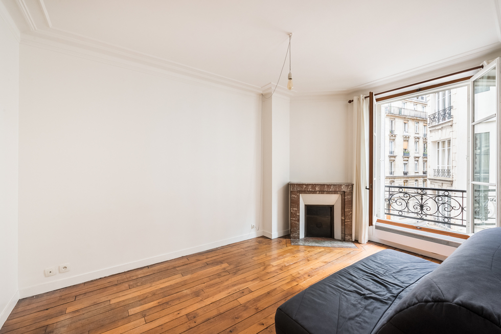 valiere-cortez-vente-appartement-lamarck-paris-18-salon-2