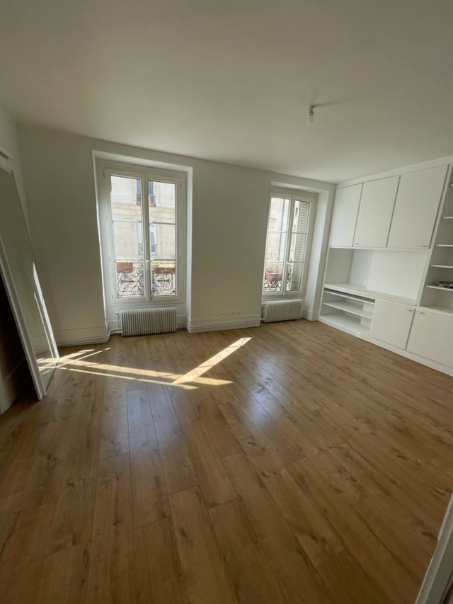 Valière Cortez LOCATION 2 PIECES 44.96M² 1370€ RUE DES CLOYS75018 PARIS