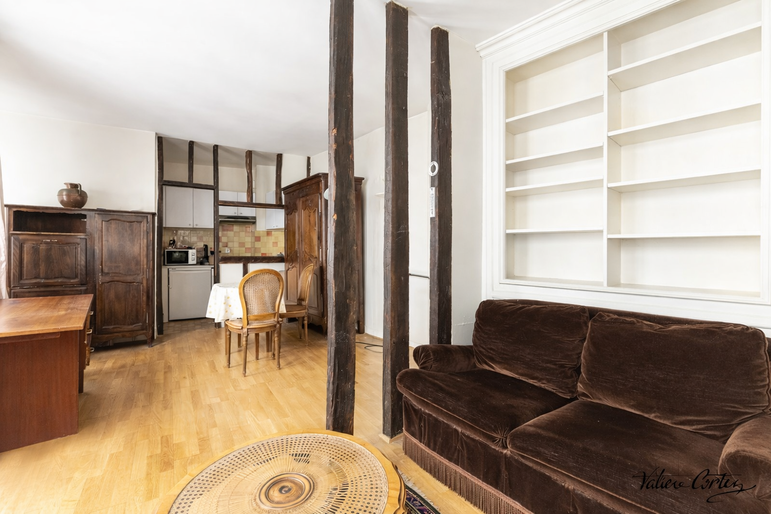 Salon et cuisine traditionnelle française